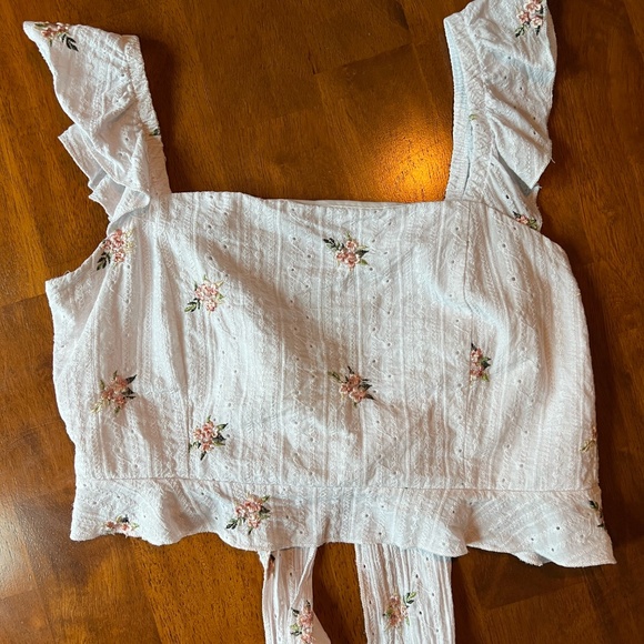 KIRIOUS LOS ANGELES Tops - Floral Tie-Back Embroidered Eyelet Cropped Blouse XL